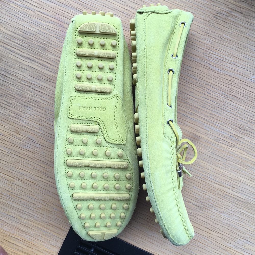 Canary yellow sued car shoes with leather interior - Picture 3 of 7